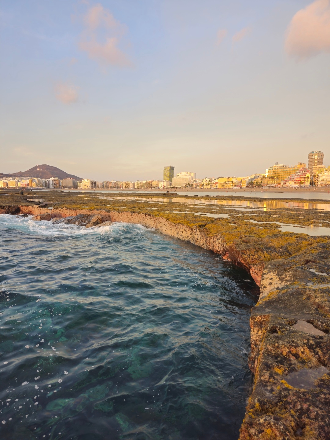Playa de las Canteras: La Barra