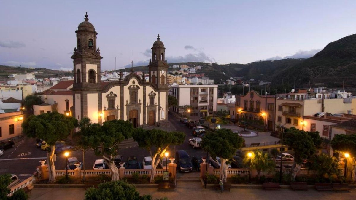 Guía: Parroquia Santa María de Guía.